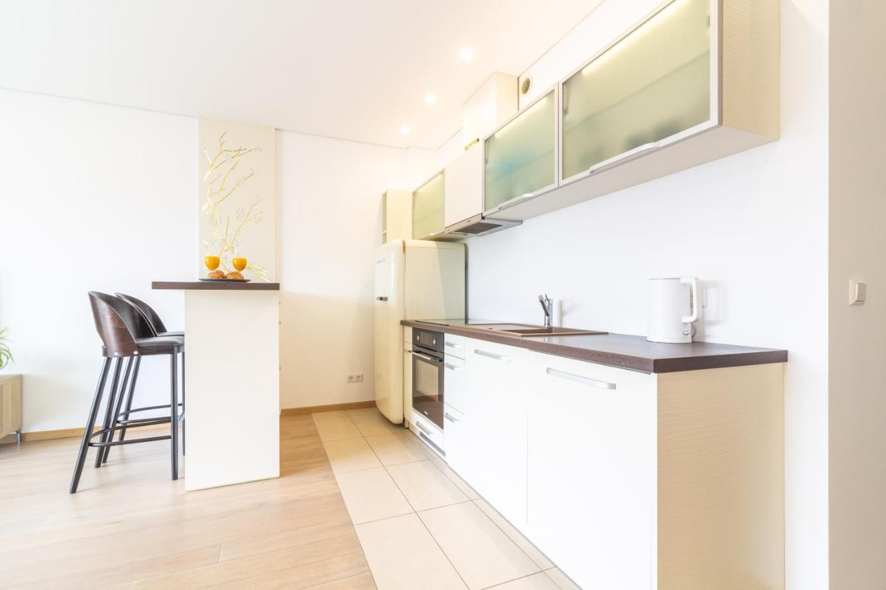 Cohost I Sunny Center Apt, Covered Parking, Balcony & Self Check-In Kaunas Dış mekan fotoğraf